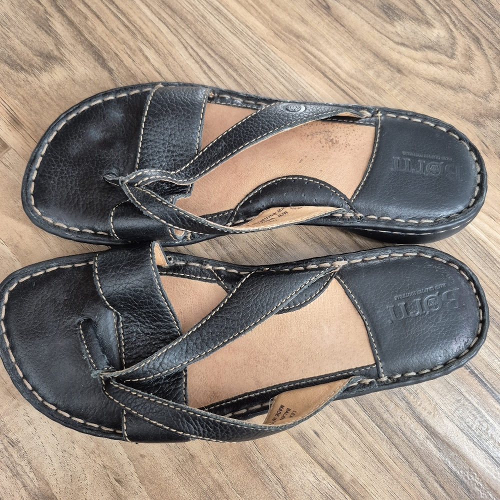 Born Black Leather Toe-Loop Sandals